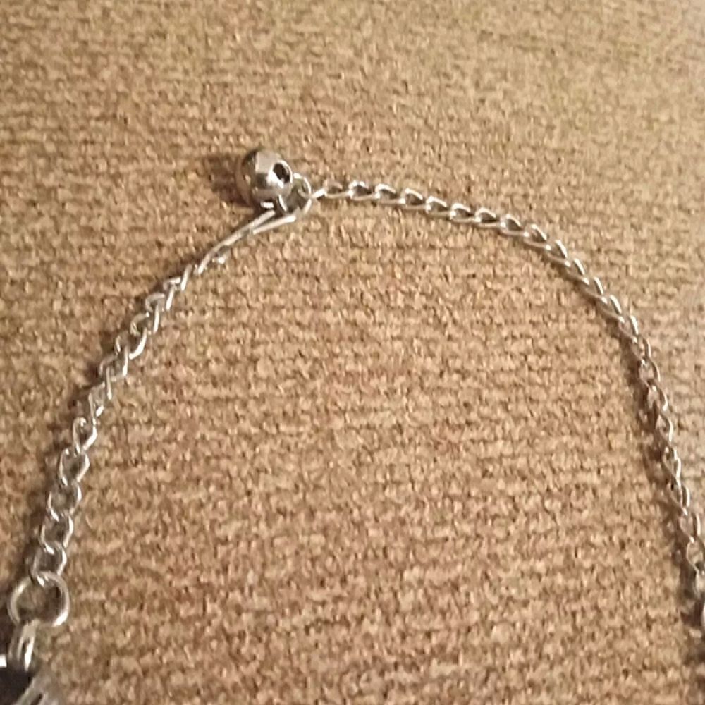 Vintage 1980's Silvertone Leaf Style Choker Necklace - Picture 3 of 3